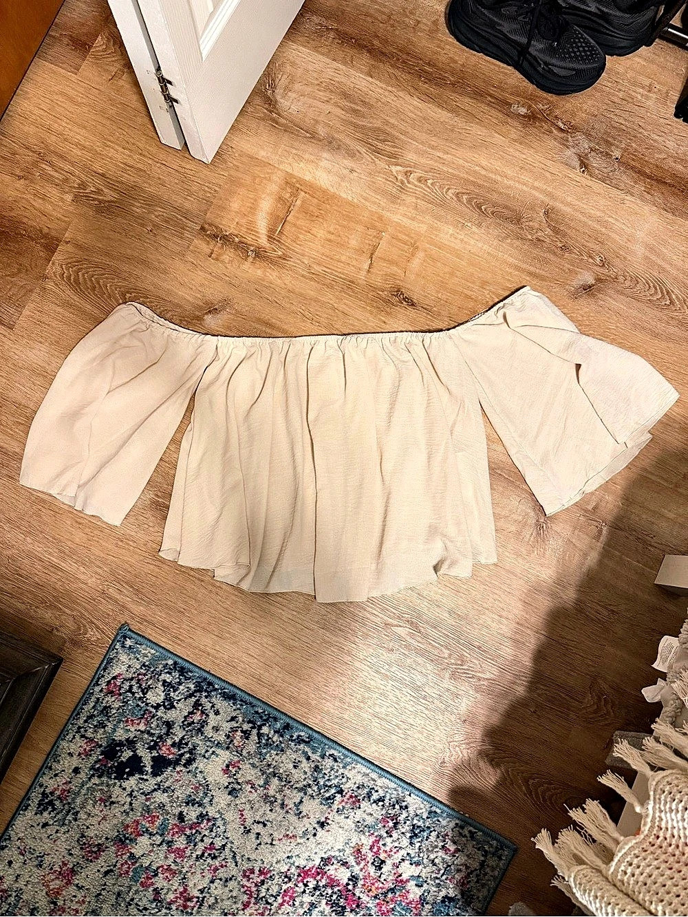 SHEIN Off-Shoulder Blouse in White Size XL Like New